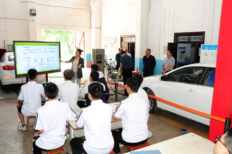 汽車系公開(kāi)課教學(xué)3_副本.jpg